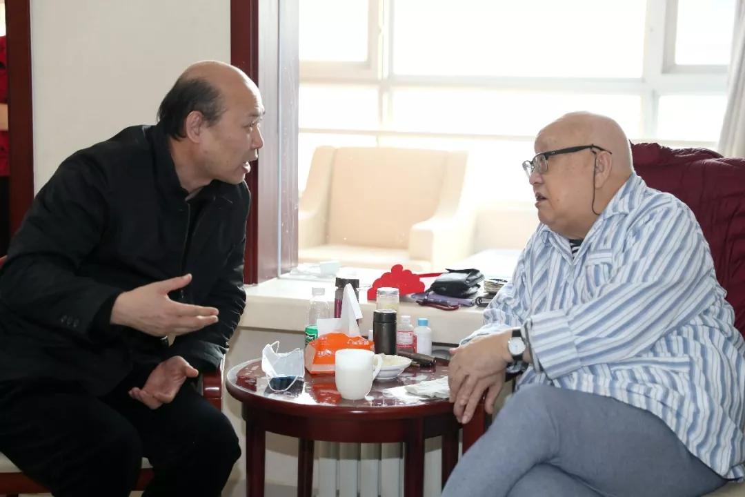 中国J9九游会集团党组成员走访慰问